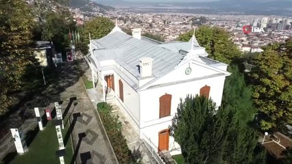 Cumhuriyet'in İlk Bayrakları 95 Yıl Sonra Hünkar Köşkü Müzesi'nde Sergilendi.