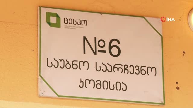 Gürcistan'da Halk Cumhurbaşkanını Seçmek İçin Sandık Başında