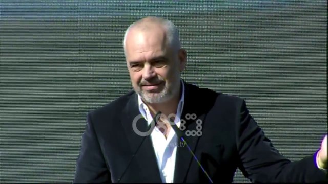 Ora News - Rama entuziast për ndërtimin e aeroportit të Kukësit, priten 300 mijë udhëtarë në vit