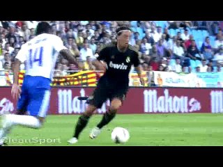 Mesut Ozil Amazing Skill - Top 15- Smart &  deadly passes