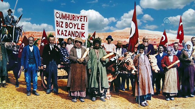 İzmir'de AK Parti'den Cumhuriyet Bayramı filmi