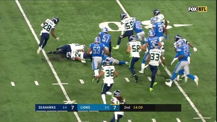Barkevious Mingo leaps to recover Abdullah's fumble