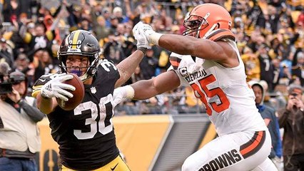 James Conner breaks outside, dives in for TD