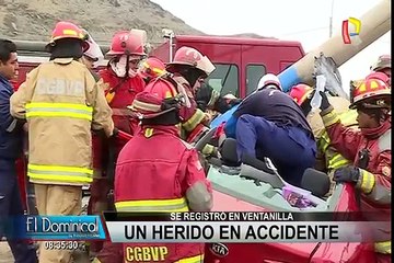 Suboficial de la Marina choca su auto contra un poste en Ventanilla