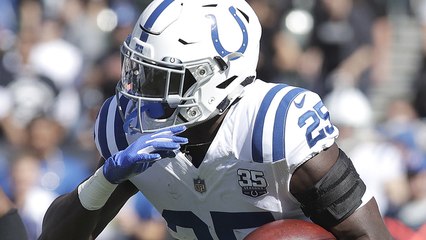 Marlon Mack dashes up middle for 4-yard touchdown