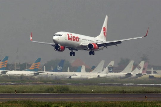 Lion Air flight from Jakarta to Pangkal Pinang crashes in Java Sea, wreckage found