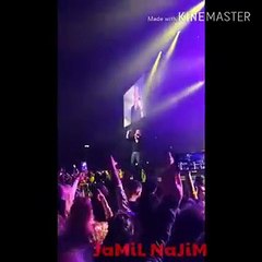 عمرو دياب يشعل حفله في لندن بأغنية "ده لو اتساب"