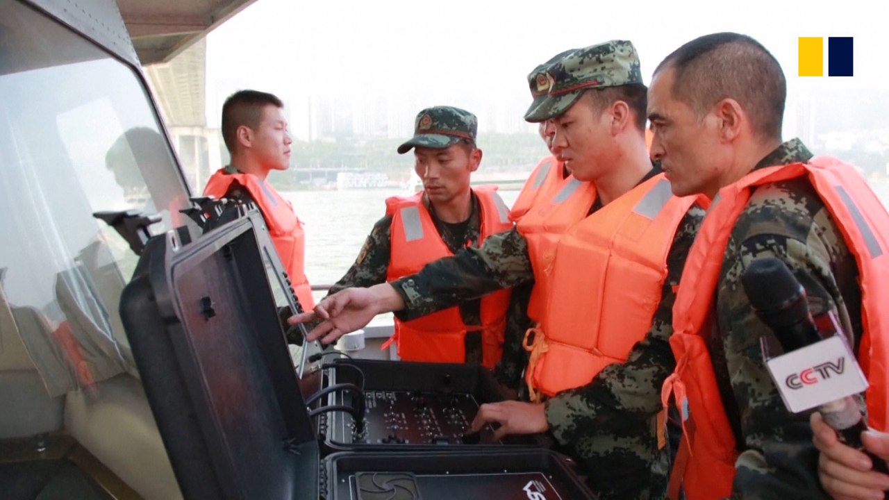 Yangtze River bus rescue