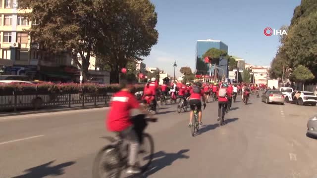 Klasik Otomobillerden Yaşasın Cumhuriyet Konvoyu