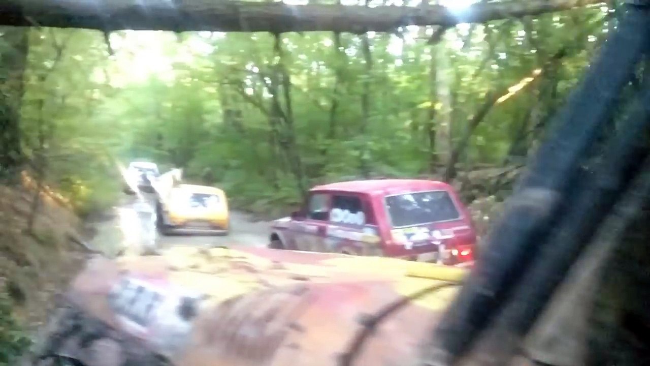 UNIMOG in the swamp as on asphalt is the deepest part of the tank off road 4 × 4