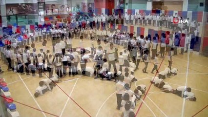 Öğrencilerin 'Ay Yıldız' Koreografisi Gururlandırdı