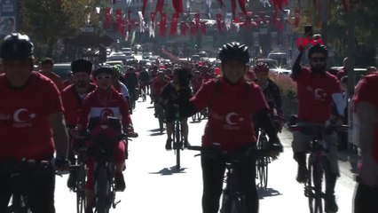İstanbul- Klasik Otomobillerden Cumhuriyet Konvoyu