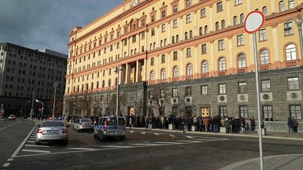 Десятки задержанных во время "народного схода" на Лубянке