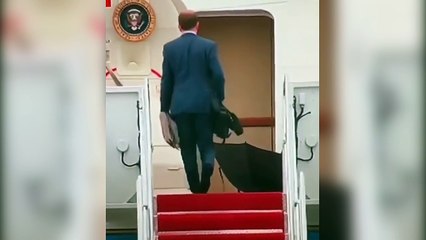 Trump, şemsiye maceralarına bir yenisini daha ekledi
