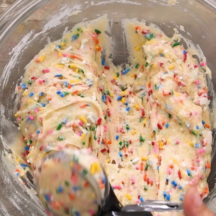 Four Ways to Make a Cake Cookie Sandwich