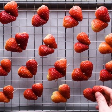 Roses Are Red, Violets Are Lame, Make These Fancy Chocolates to Step up Your Game