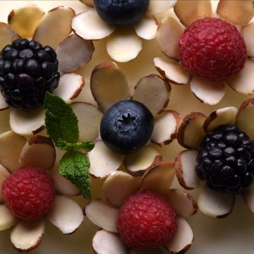 Six Quick & Easy Makeovers for a Store-bought Birthday Cake