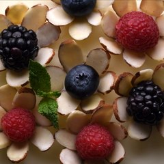 Six Quick & Easy Makeovers for a Store-bought Birthday Cake