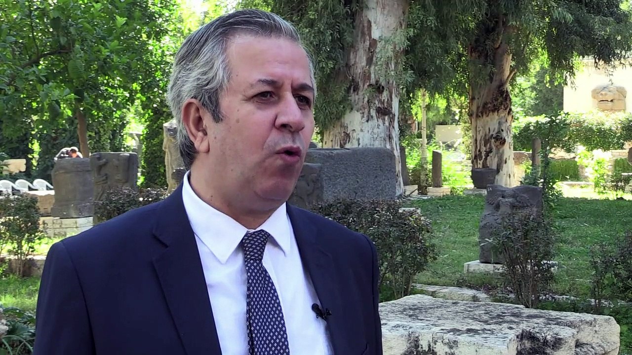 أسد اللات يستقبل زوار متحف دمشق الوطني بعد إعاد...