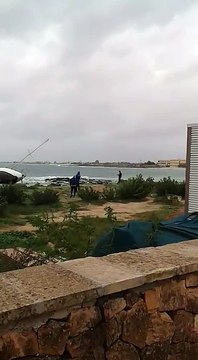 Forte vento in Puglia: a Gallipoli si ribaltano camion ed imbarcazioni