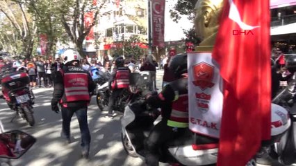 İstanbul- Yüzlerce Motosikletliden Cumhuriyet Korteji