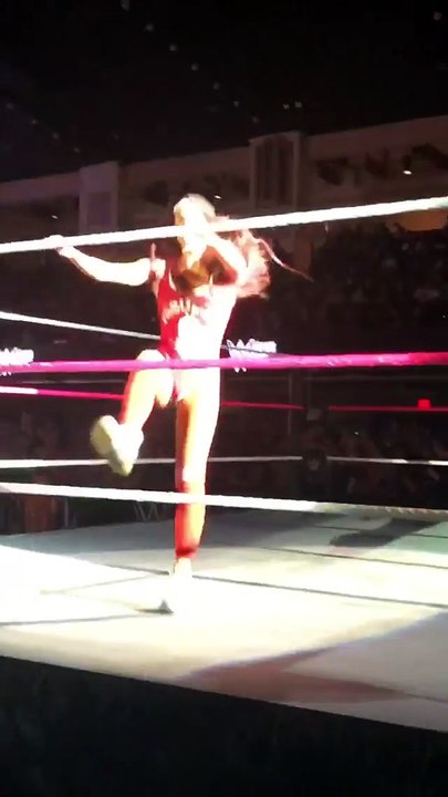 IIconics (Billie Kay and Peyton Royce) vs Asuka and Carmella - WWE White Plains October 22nd 2018 02