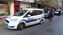 İstanbul- Gaziosmanpaşa'da Kavgayı Ayırmak İsteyen Polis Bıçakla Yaralandı