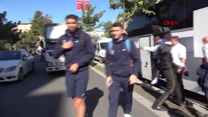 Spor Batman'da Mustafa Denizli ve Futbolculara Çiçekli Karşılama