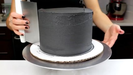 Can You Guess What This Spooky Cake Will Become?