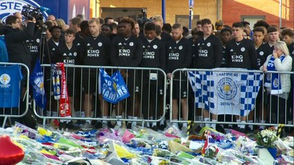 LCFC players pay tribute to Vichai Srivaddhanaprabha