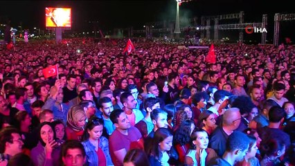 Cumhuriyetin 95. yılına İzmir’de görkemli final