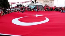 Yalova'da, Cumhuriyet Yürüyüşü ve Fener Alayı Coşkusu