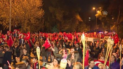 Anıtkabir'e Meşaleli Yürüyüş ve Nilüfer Konseri