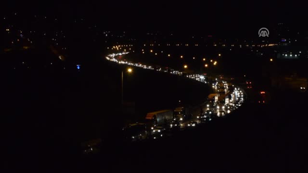 Anadolu Otoyolu'nda Tatilden Dönüş Yoğunluğu - Kocaeli