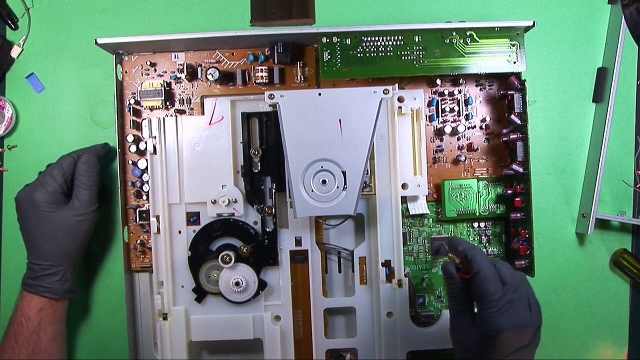 Thriftstore JVC 7 Disc CD/DVD player repair - unedited