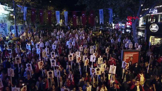 Bağdat Caddesi kırmızı beyaza büründü