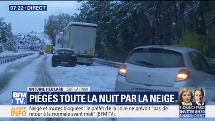 下载视频: Ces automobilistes sont toujours bloqués par la neige ce matin sur la RN88, entre la Loire et la Haute-Loire