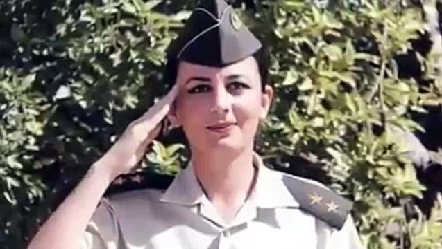 YALNIZ BİRŞEY YAPMAZ ASKER YALNIZ BİR ŞEY YAPAMAZ. ASKER...