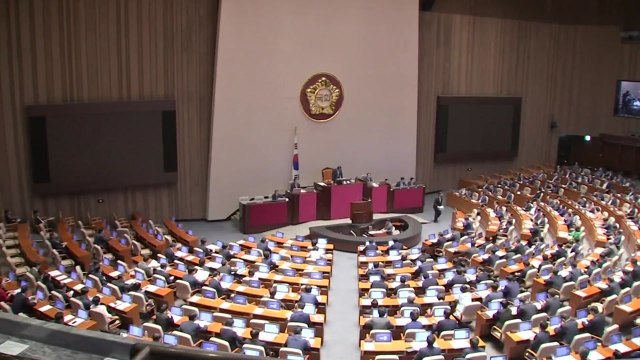 당정 사모펀드 규제 완화 ...경제 정책 놓고 여야 '갑론을박' / YTN