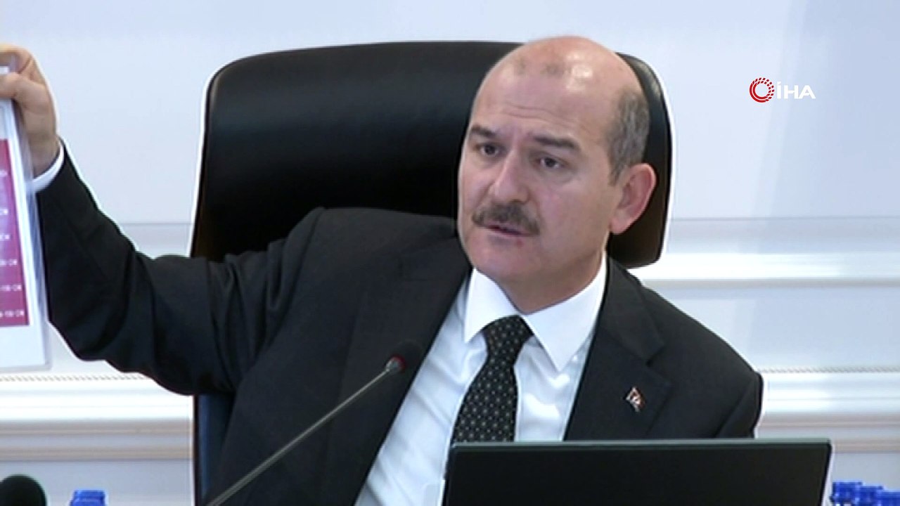 İçişleri Bakanı Soylu: 'Evlatlarımız alındı, kısa mesafe sonra helikoptere bindirildiler ve hastaneye ulaştılar. Bir tanesi helikopterde bir tanesi de hastanede şehit oldu'