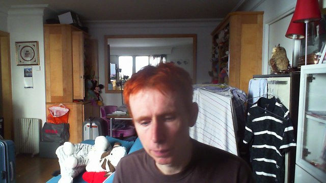 Wiwi égratigne portes fermées fenêtres ouvertes d'Akim