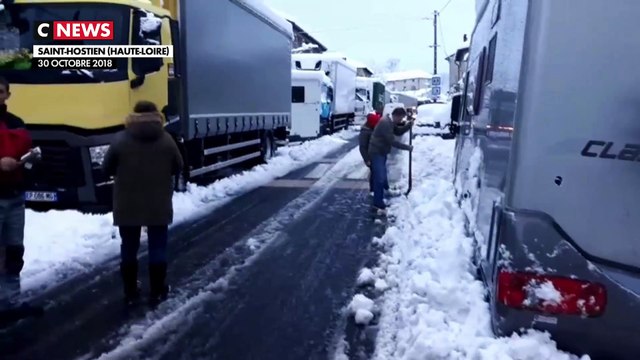 En Haute-Loire, des véhicules bloqués par la neige - 30/10/2018