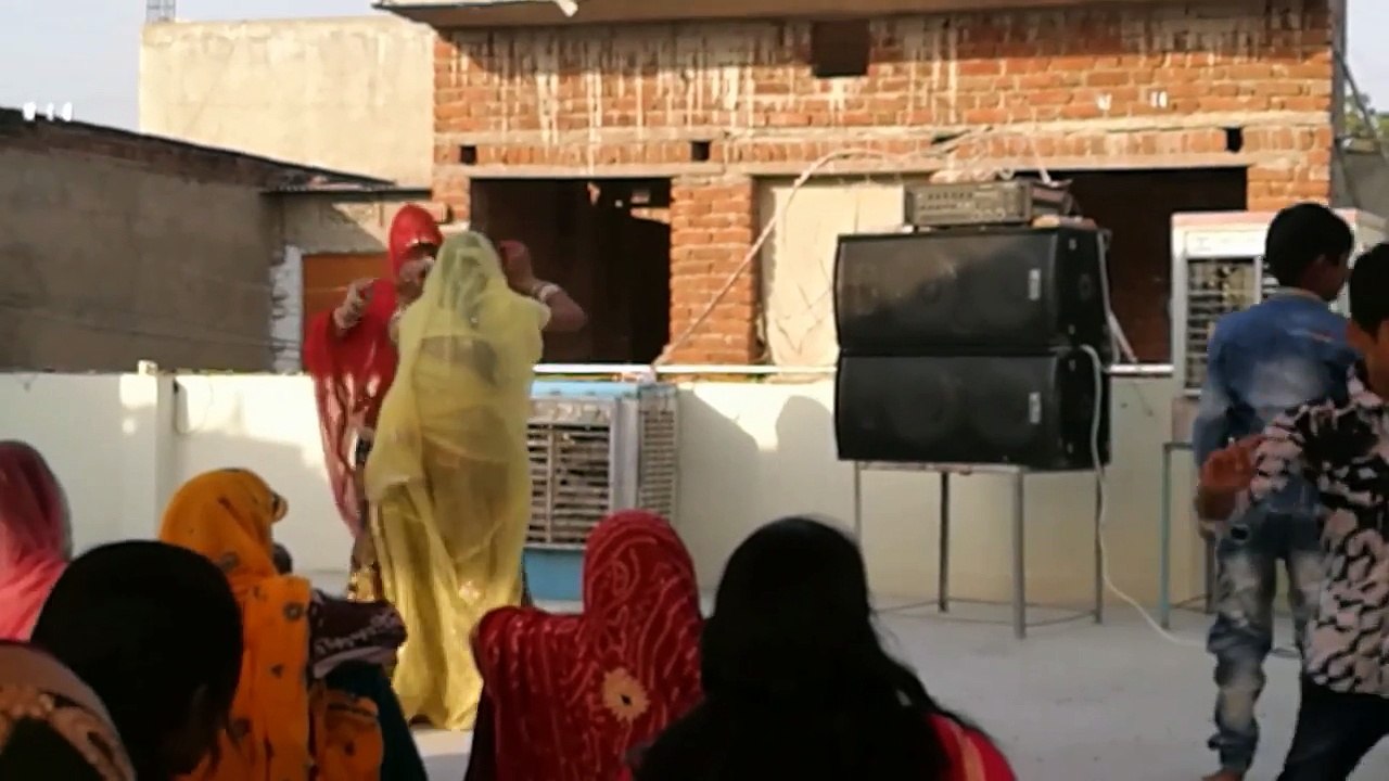Festival dancing!