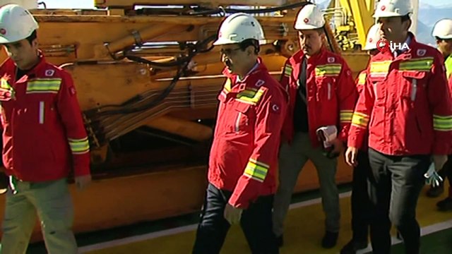 Türkiye'nin ilk yerli Fatih Sondaj Gemisi'nde Enerji ve Tabii Kaynaklar Bakanı Fatih Dönmez incelemelerde bulundu