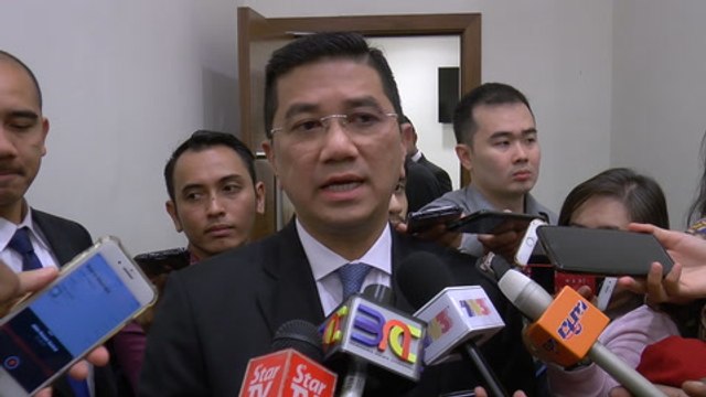 Azmin welcomes Umno MPs to join any party under Pakatan