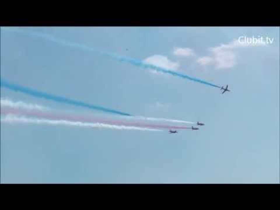 The Red Arrows at RAF Waddington International Airshow July 2013