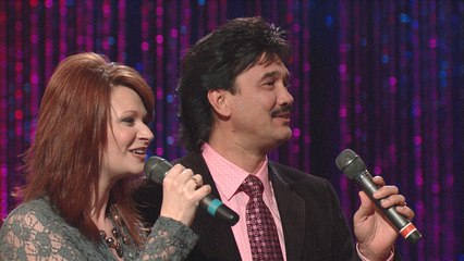 Bill & Gloria Gaither - Tell Me the Story of Jesus / I Love to Tell the Story (Medley/Live)