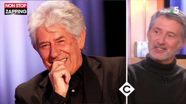 C à vous : Antoine De Caunes ému en évoquant la mort de Philippe Gildas (vidéo)