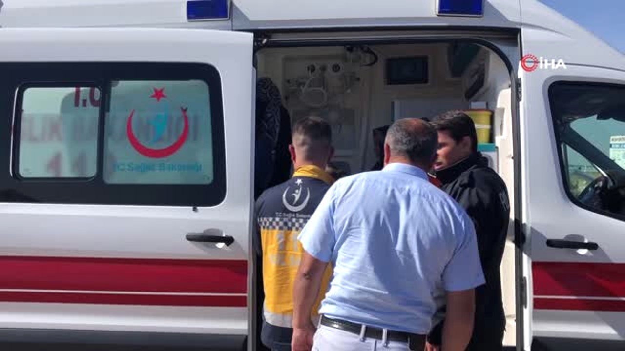 Hastane Yolunda Kaza...bebeğini Hastaneye Götüren Ailenin Otomobili Şarampole Uçtu: 3 Yaralı