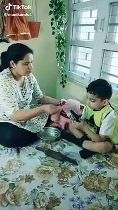 Your child is not eating his food. No problem. Learn how to feed him